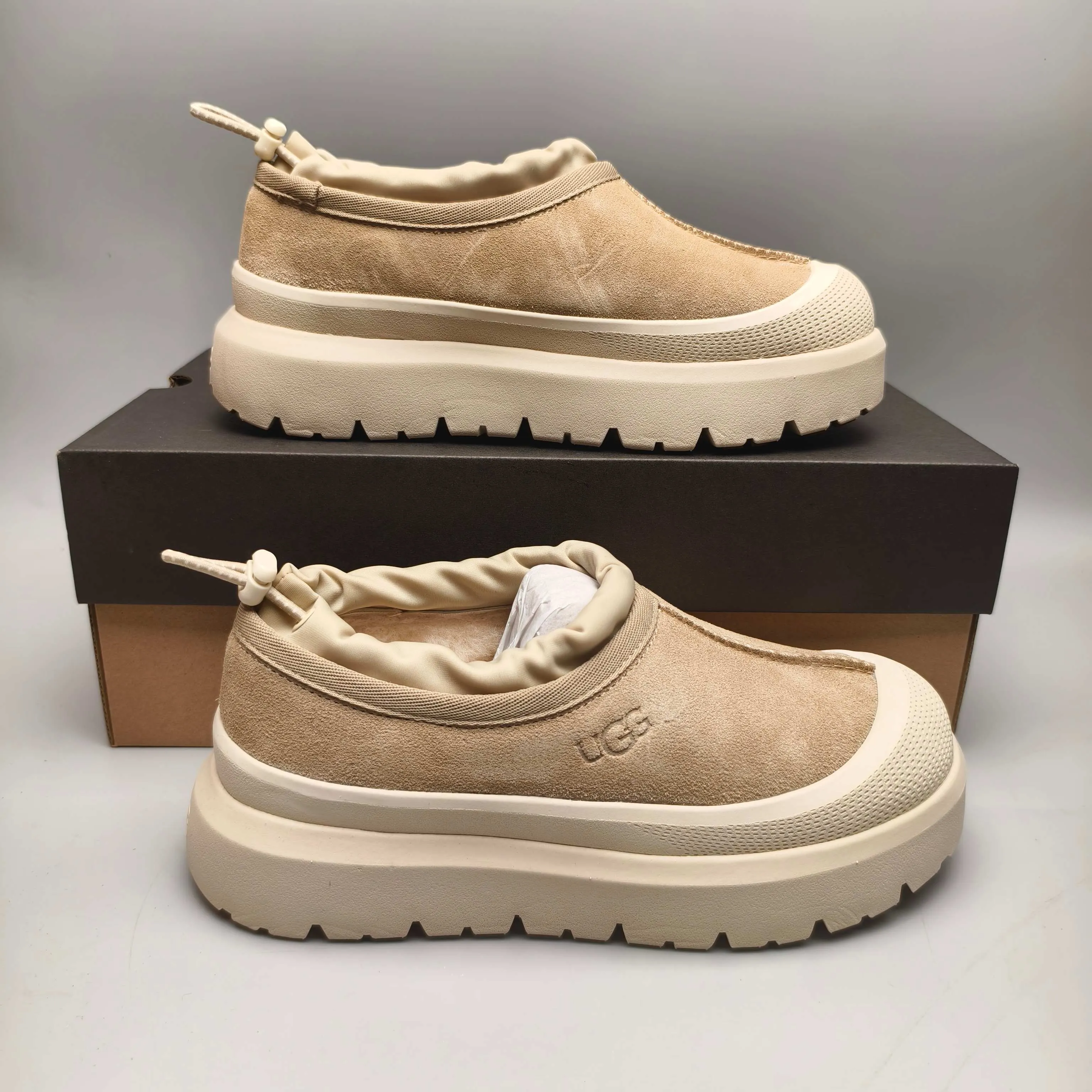 💰520 UGG sheepskin all-in-one snow boots 4096 slip-on casual trendy shoes for men and women Color: white red black blue yellow light gray dark gray green sand black gray matching sizes: 35-46
